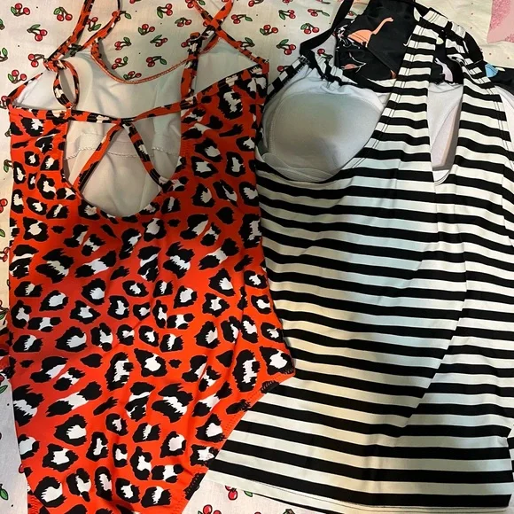Lot of swimwear, bottoms, tops, suit and coverup.  Size medium and one small. - Picture 8 of 10